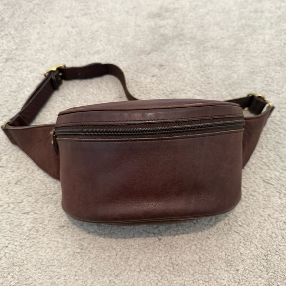 Coach Handbags - Vintage Coach Belt Bag - For Repair